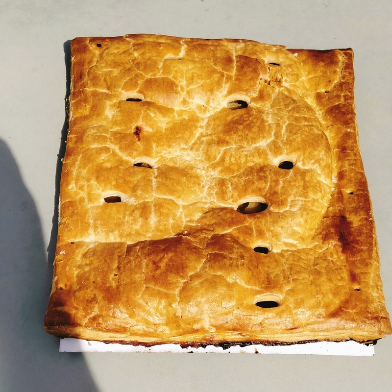 EMPANADA DE XAMON E QUEIXO