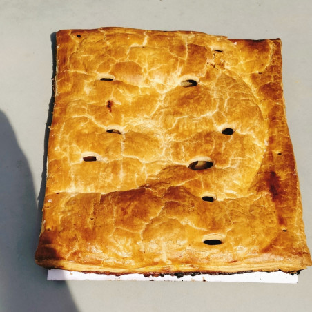 EMPANADA DE MANZANA CON MASA DE HOJALDRE