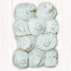 Pastel brioche con nata y azúcar glas artesanal